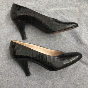 CHANEL Vintage classic black crocodile pumps
